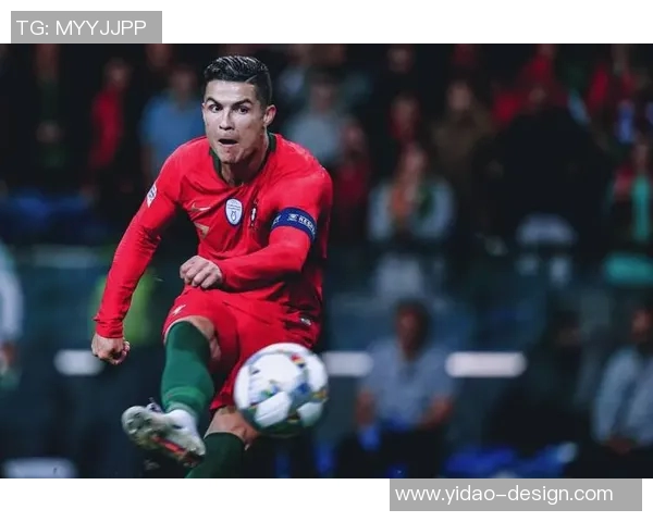 足球巨星亲授技巧网红挑战踢球新高度引发热议