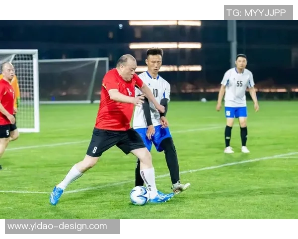 足球明星之间的友谊与传承互赠球鞋的温暖瞬间